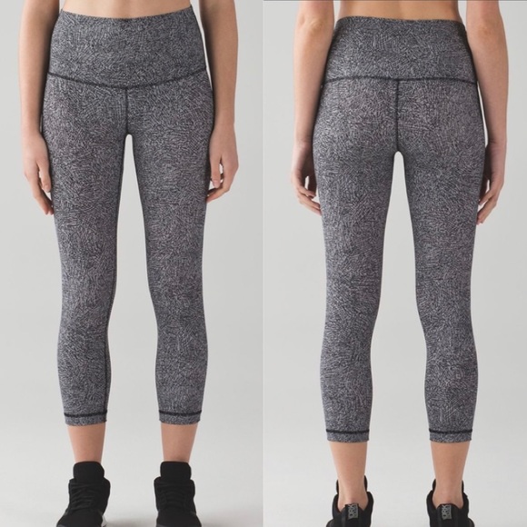 lululemon athletica Pants - Lululemon Wunder Under Crop (Hi-Rise) (21")